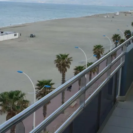 דירה Canetbeach